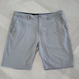 Volcom Mens Performance 10inch Grey Shorts, Size 40